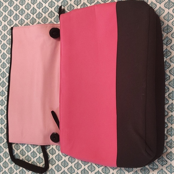 Victoria Secret Thermal Beach Bag Neoprene Pink And Black with Zip Top - Picture 5 of 8